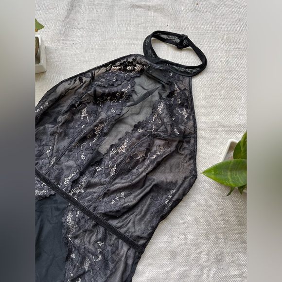 Black Sheer Lace Halter Bodysuit - Picture 4 of 7